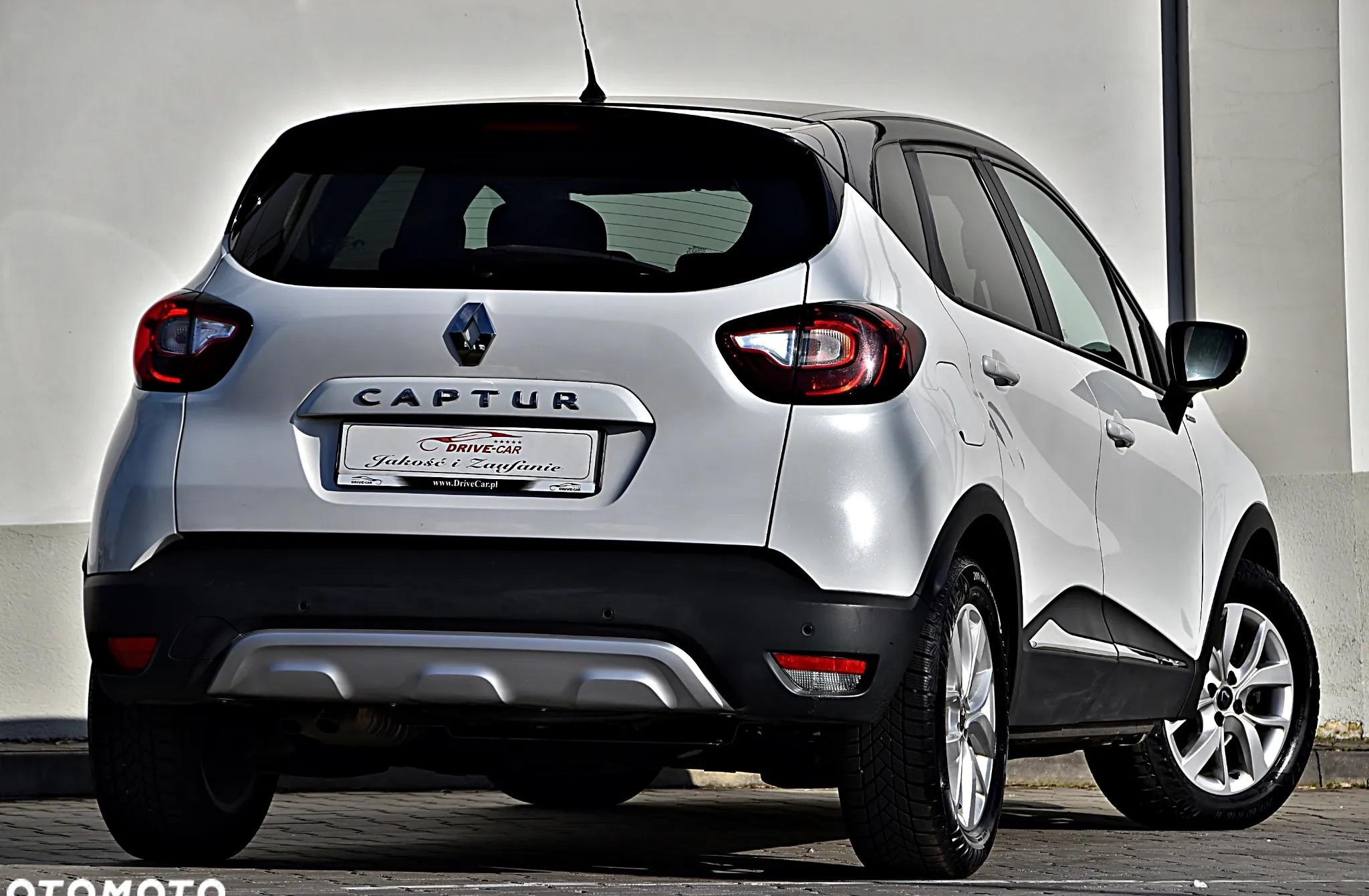 Renault Captur cena 56800 przebieg: 143000, rok produkcji 2019 z Lipiany małe 631